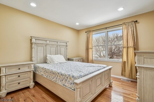 Building Photo - 29 Summerhill Dr