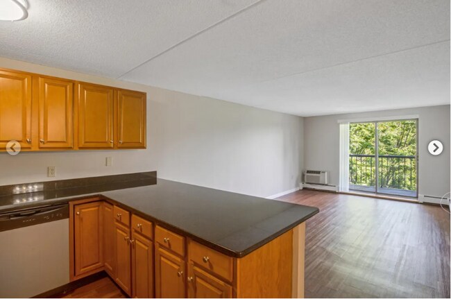 Building Photo - 700 Bulfinch Dr