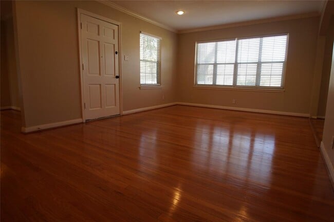 Building Photo - 5564 Aspen St