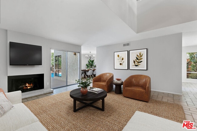 Building Photo - 603 Racquet Club Ln