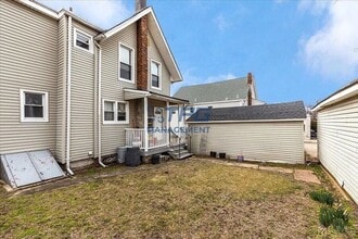 Building Photo - 243 Cedar St