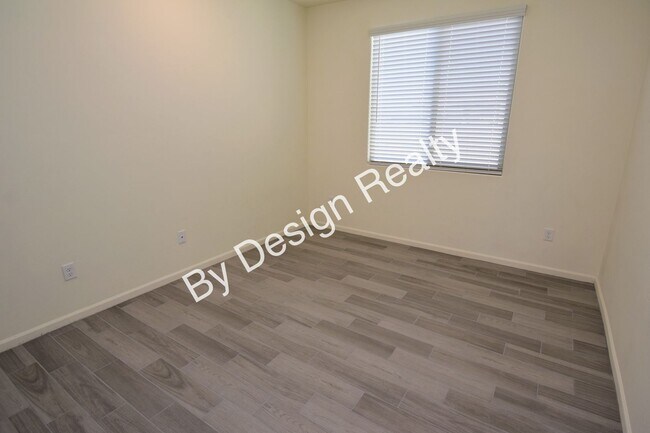 Building Photo - Gladden Farms 3 Bed 2 Bath+Den - 3 Car Garage