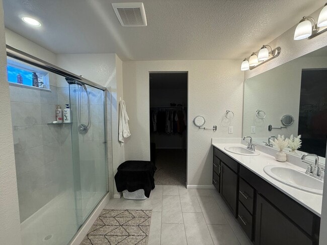 Building Photo - Beautiful Home for Rent