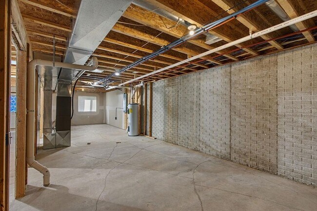 Building Photo - 112 N 5th St