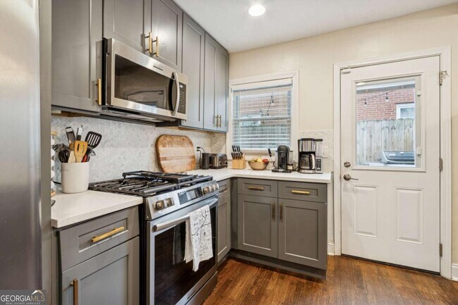 Building Photo - 1865 Stanton St