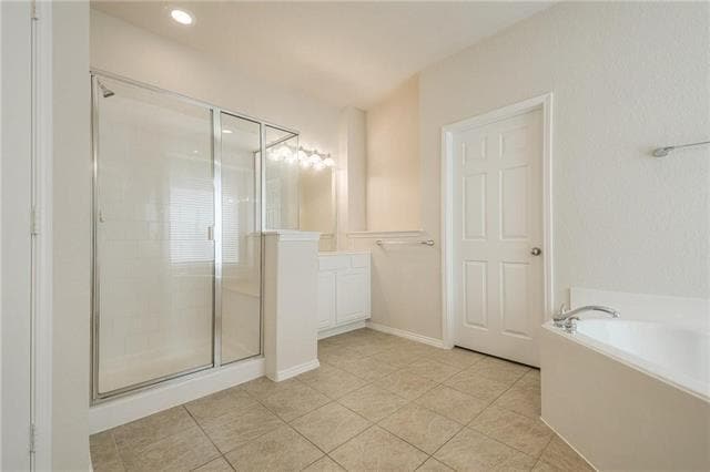 Building Photo - 2338 Falcon Point Dr