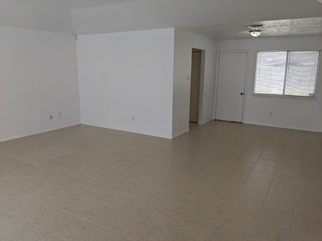 Building Photo - 4202 Spinks Creek Ln