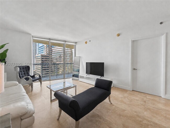 Building Photo - 495 Brickell Ave