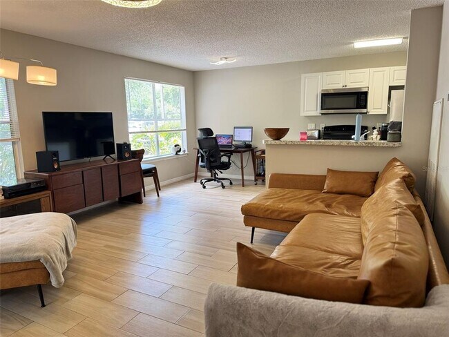 Building Photo - 2565 Grassy Point Dr