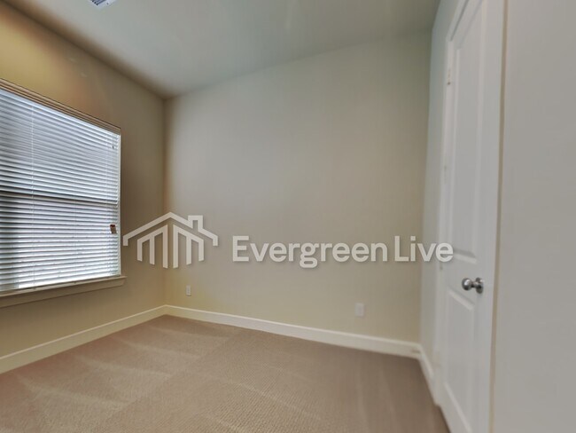 Building Photo - 2608 Upper Quinn Wy