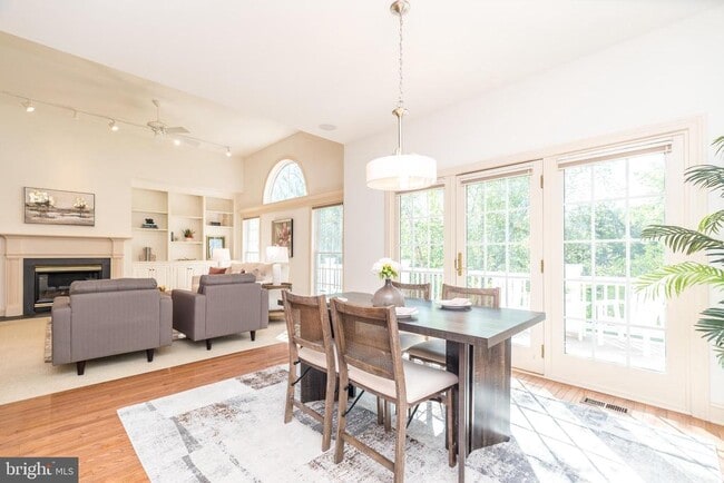 Building Photo - 5812 Hickory Hollow Ln