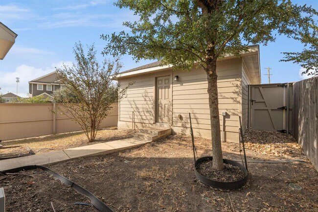 Building Photo - 18000 Malnati Dr