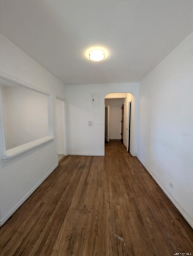 Building Photo - 2 Greenridge Ave