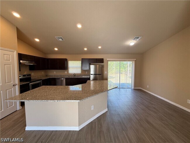 Building Photo - 6129 Laurelwood Dr