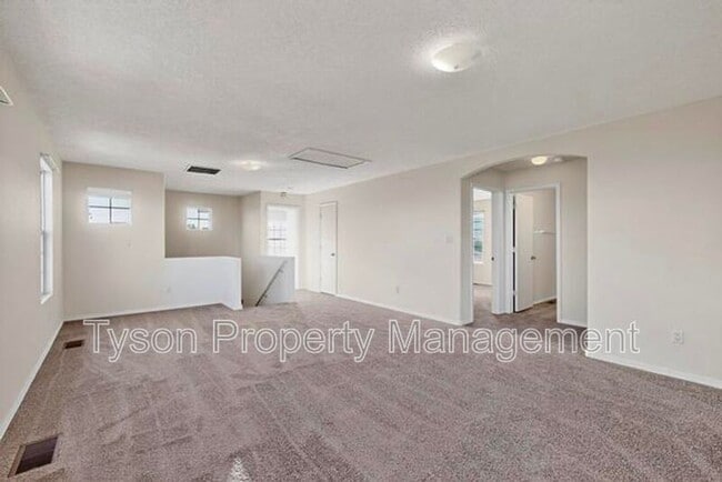 Building Photo - 8001 Vinemont Pl NW