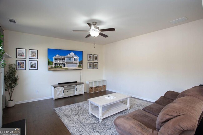Building Photo - 7999 Dawson Ln