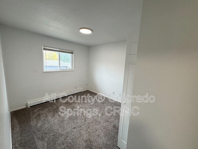 Building Photo - 4995 Picturesque Cir