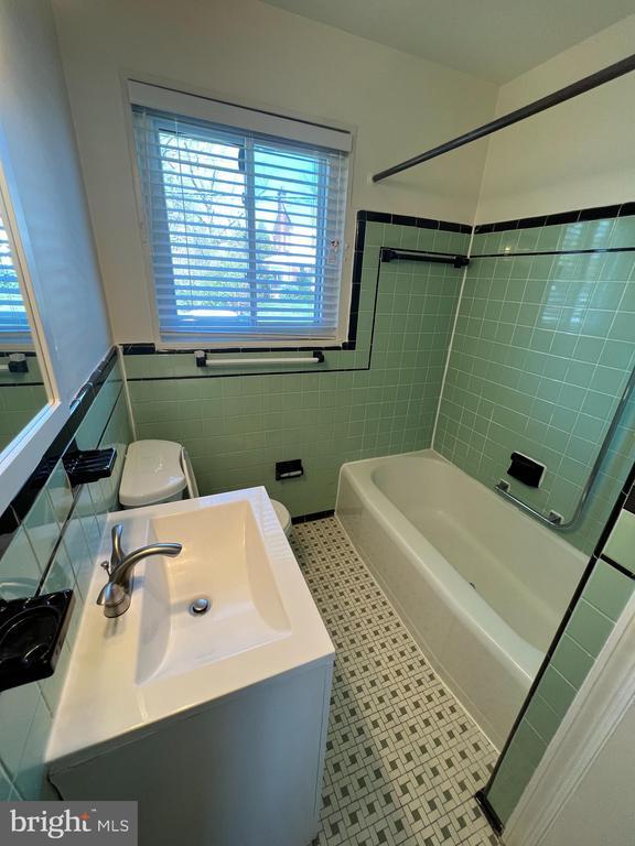 Building Photo - 2926 1st St N