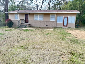 Building Photo - 3679 Southland Dr