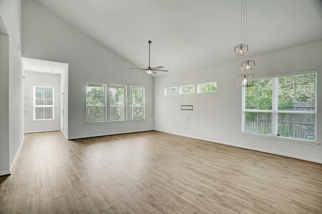 Building Photo - 3413 Omega St