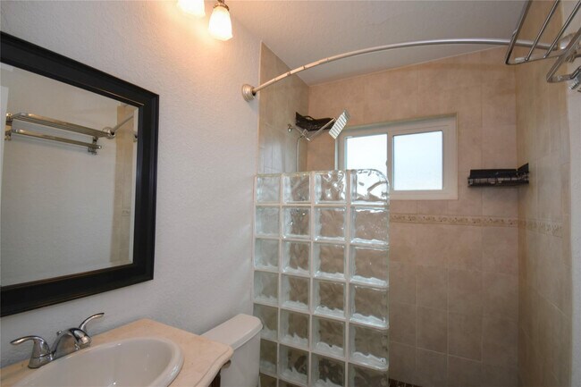 Building Photo - 960 NW 49th St