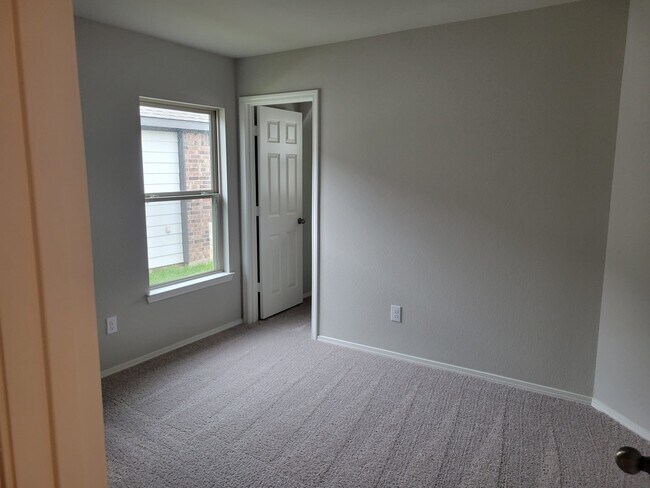 Building Photo - 14930 Dane Ct