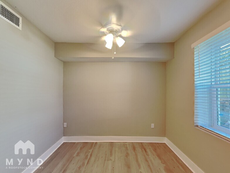 Building Photo - 829 E Orange St