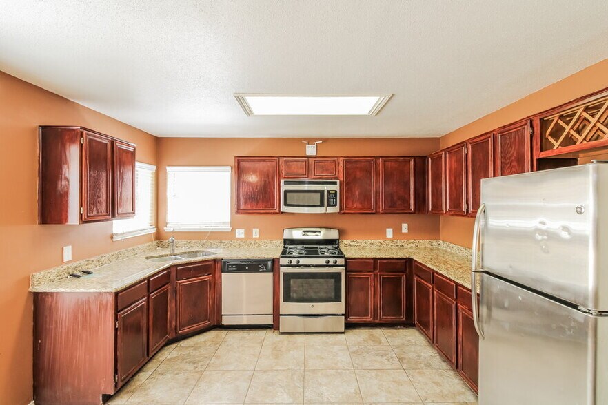 Building Photo - 16830 Goodfield Ct