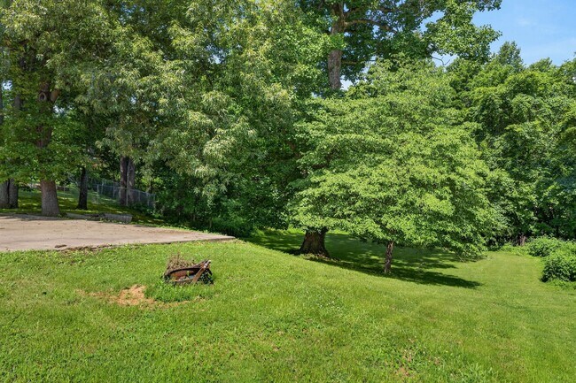 Building Photo - 3 Bedroom Pet Friendly Home For Rent Near Heritage Park!