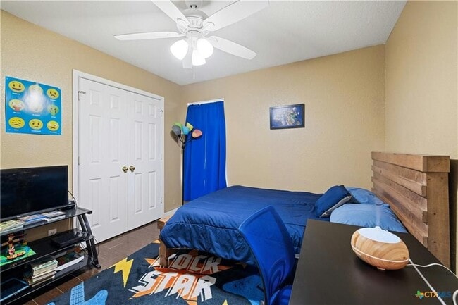 Building Photo - 3210 Raven Dr