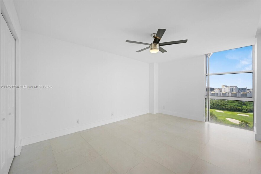 Building Photo - 20301 W Country Club Dr