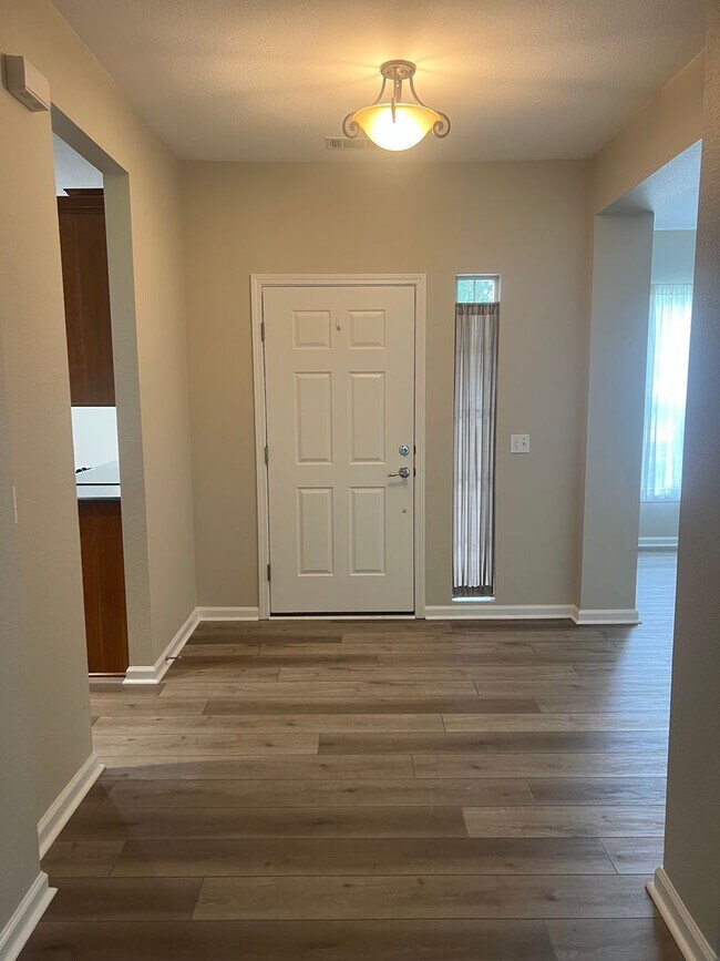 Building Photo - Lovely 3BR Ranch-Style Home in Sun City! M...