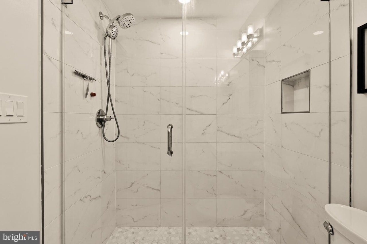 Building Photo - 1519 K St SE