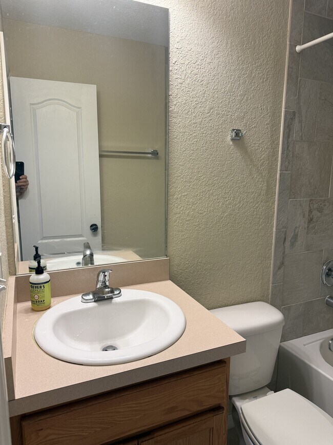 Building Photo - 509 Brightwood Ave