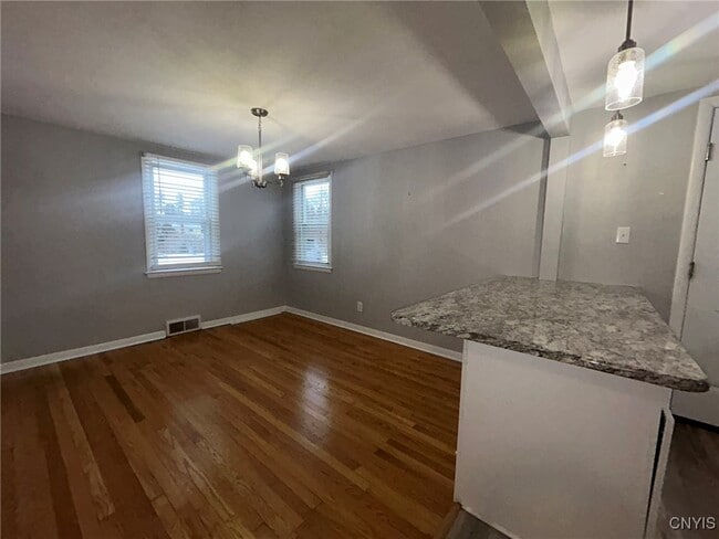 Building Photo - 3 Wills Dr