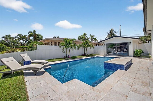 Building Photo - 2157 Coral Gardens Dr
