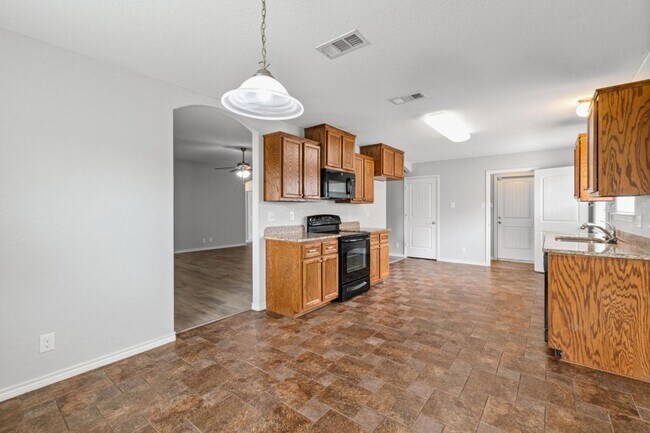 Building Photo - 2704 Tarrant County Dr