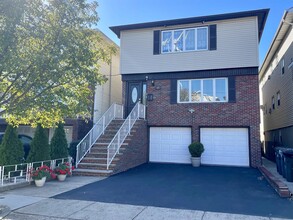 Building Photo - 57 ISABELLA Ave