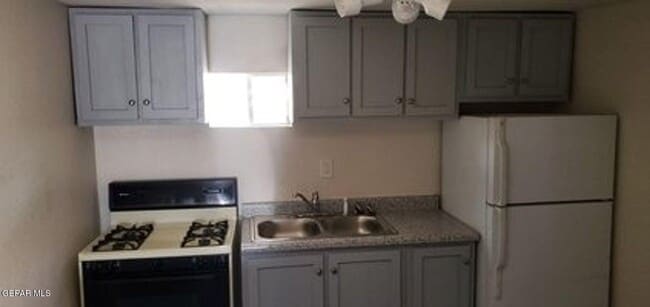 Building Photo - 7182 Ponce Dr
