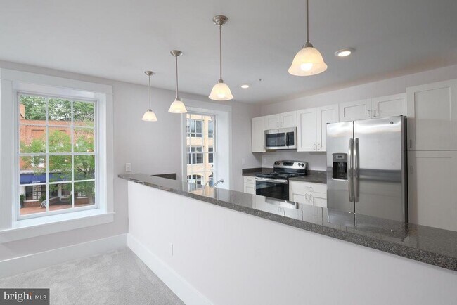 Building Photo - 149 Main St