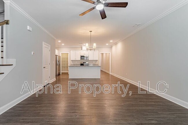 Building Photo - 105 Remount Way