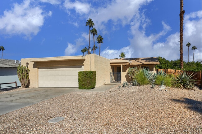 Primary Photo - 72754 Pitahaya St