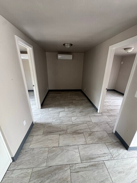 Building Photo - 313 W 44th St