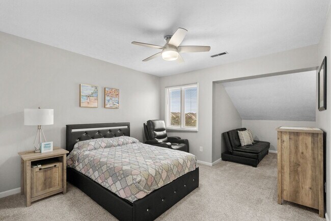 Building Photo - 4088 Fairway Lakes Dr