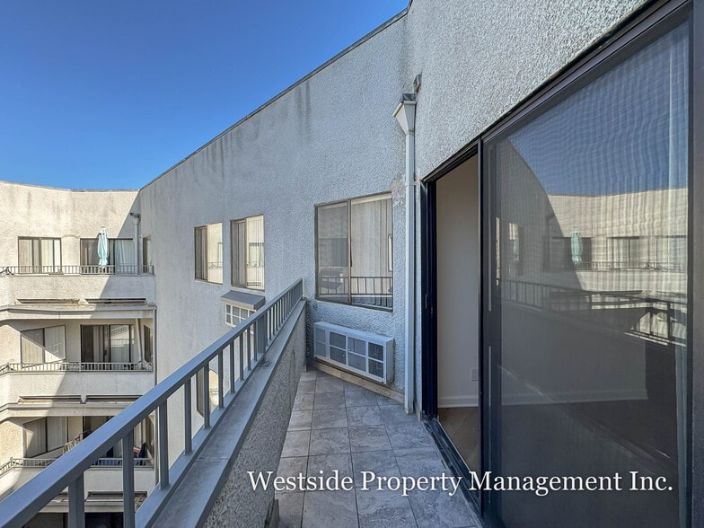 Building Photo - Overland Apartments