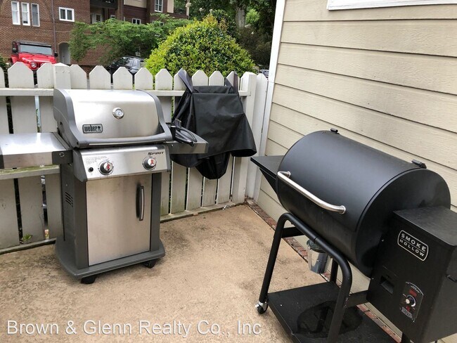 Building Photo - 301 Queens Rd