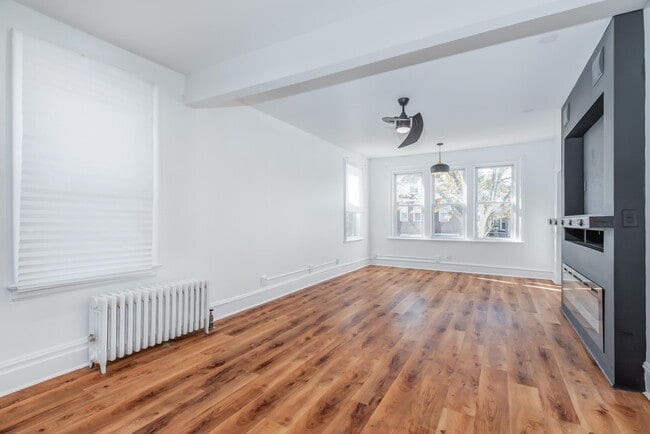 Building Photo - 324 Stegman Pkwy