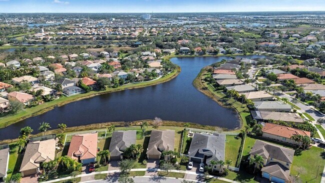 Building Photo - 12115 SW Bennington Cir