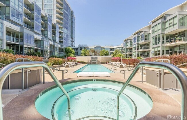 Building Photo - 435 China Basin St