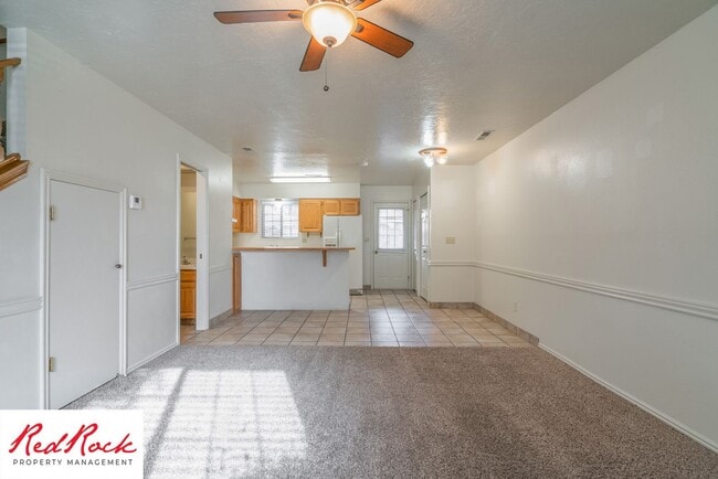 Building Photo - Charming 2 Bedroom Townhome